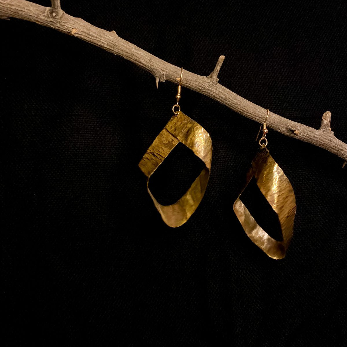 Khuwahish X – Handmade Sculptural Jewelry