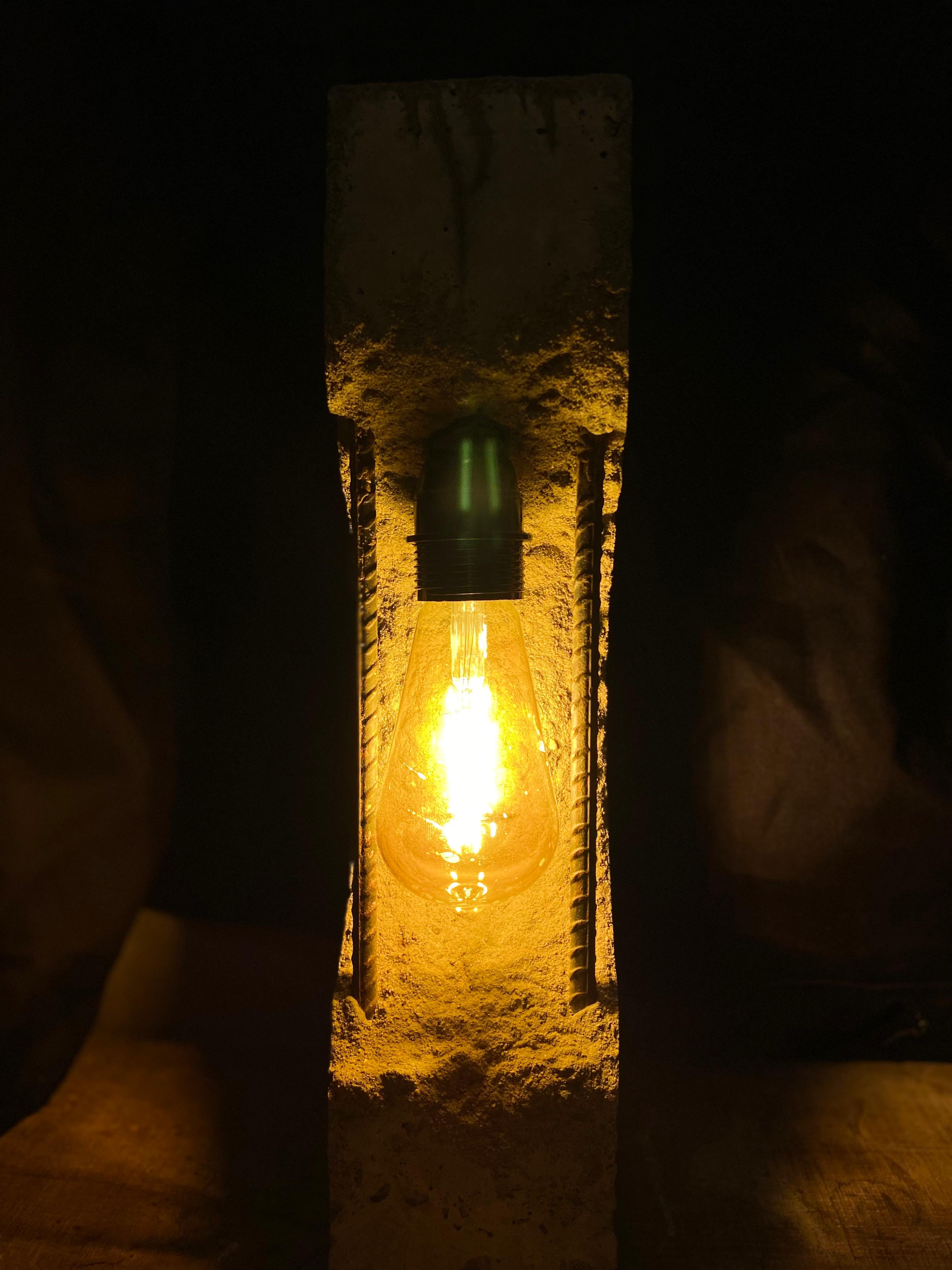 Charaagaan I | Handmade Cement & Wire Table Lamp